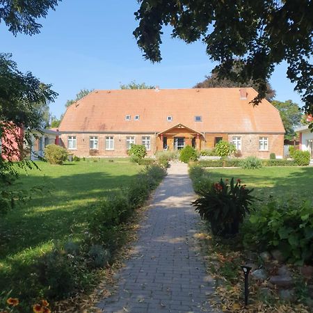 Hotelpension Pfarrhaus Alt Schwerin Esterno foto