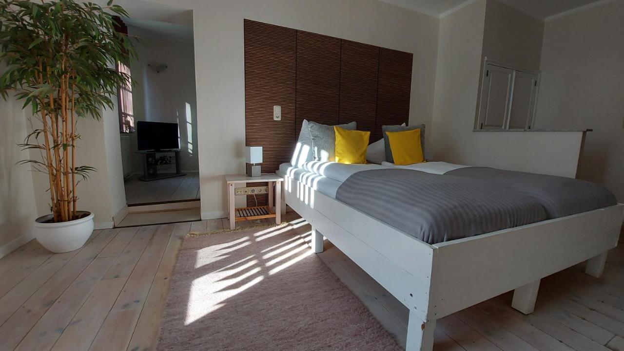 Hotelpension Pfarrhaus Alt Schwerin Esterno foto