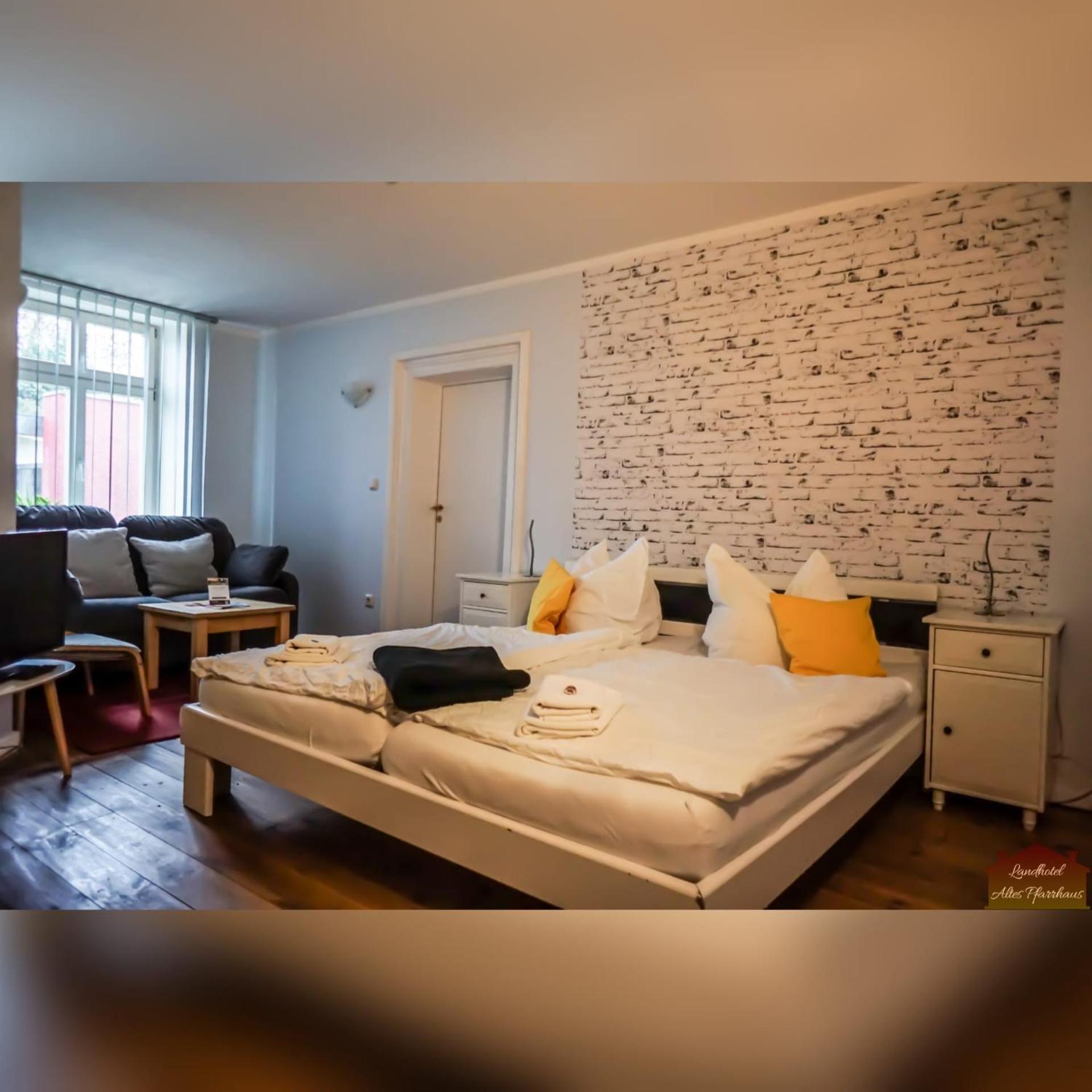 Hotelpension Pfarrhaus Alt Schwerin Esterno foto
